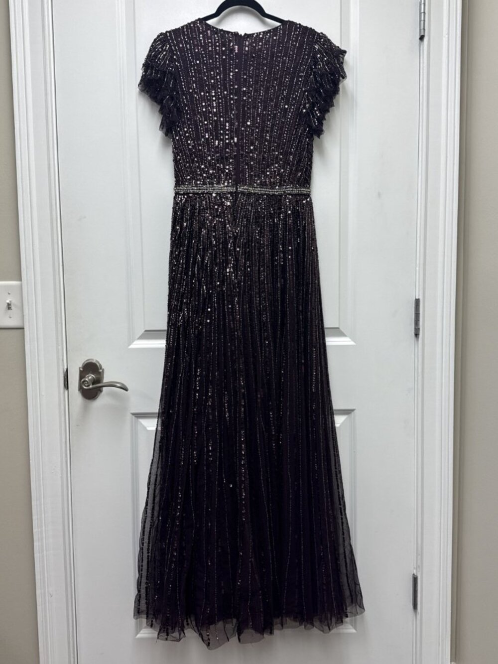 Mac Duggal Size 6 Wine Purple Sequin Beaded V-Neck Ruffle Cap Sleeve Maxi Gown - Picture 6 of 11